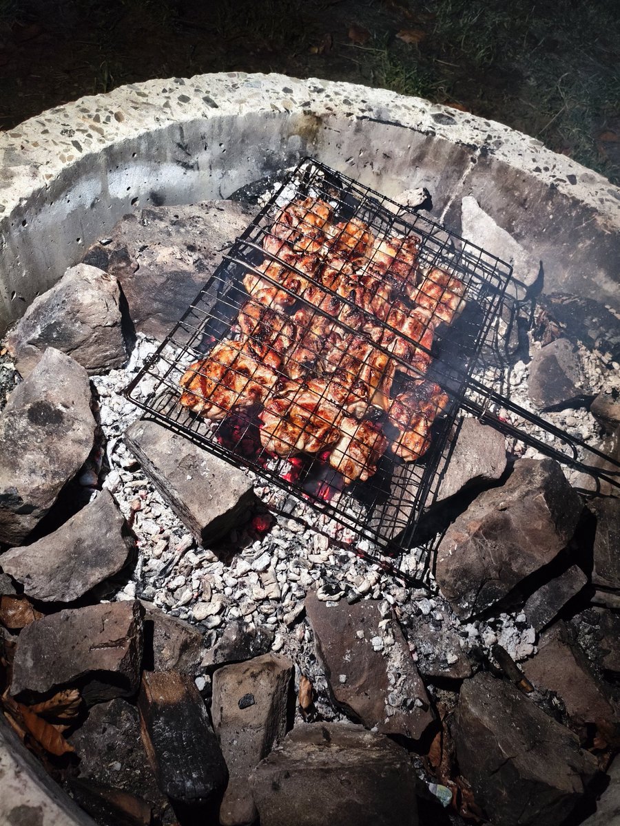 Дизігнер в ДШВ tweet media