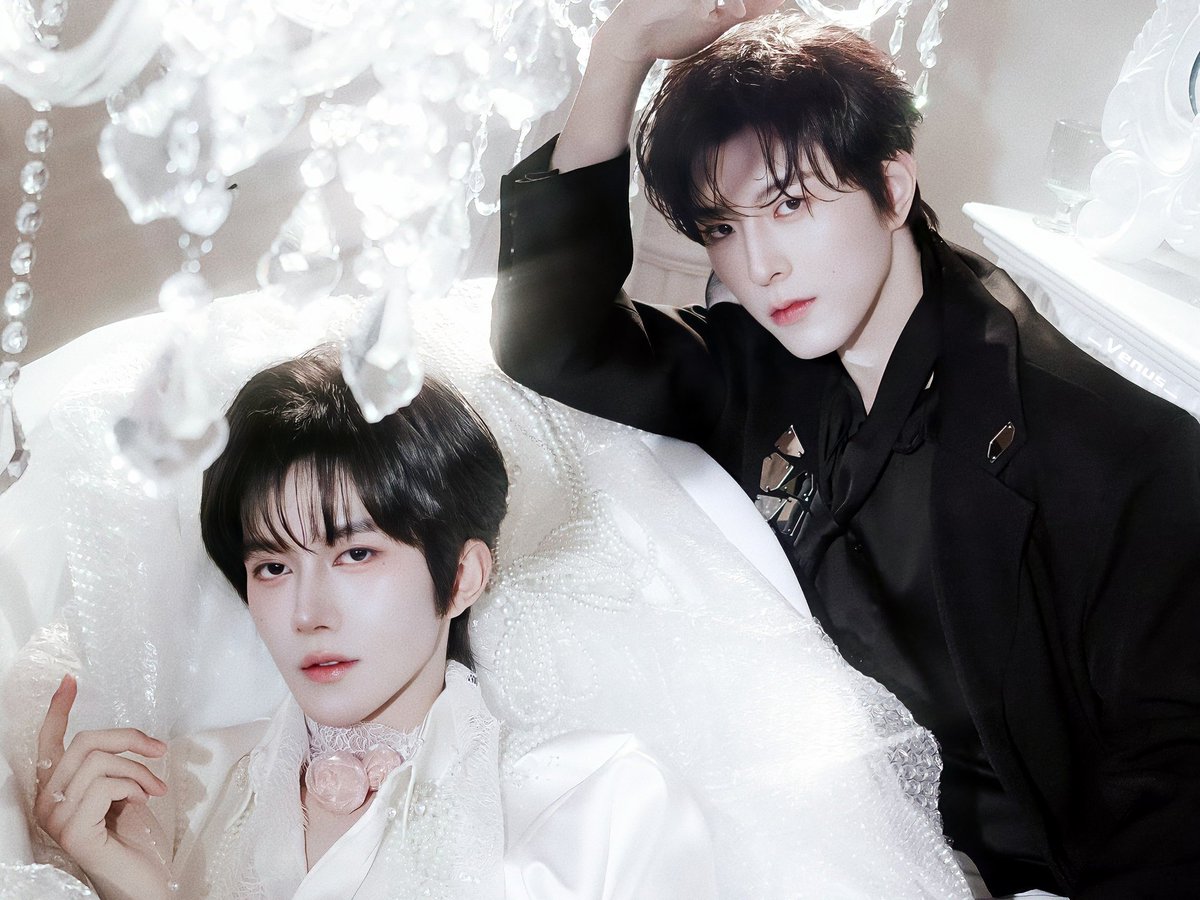 Vicky_676767's tweet photo. 🤍🖤

#EliotHuang #黄星 ＃huangxing #KipukaQiu #邱鼎杰 ＃qiudingjie https://t.co/scp9dwFRJX