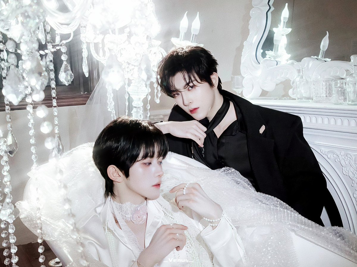 Vicky_676767's tweet photo. 🤍🖤

#EliotHuang #黄星 ＃huangxing #KipukaQiu #邱鼎杰 ＃qiudingjie https://t.co/scp9dwFRJX