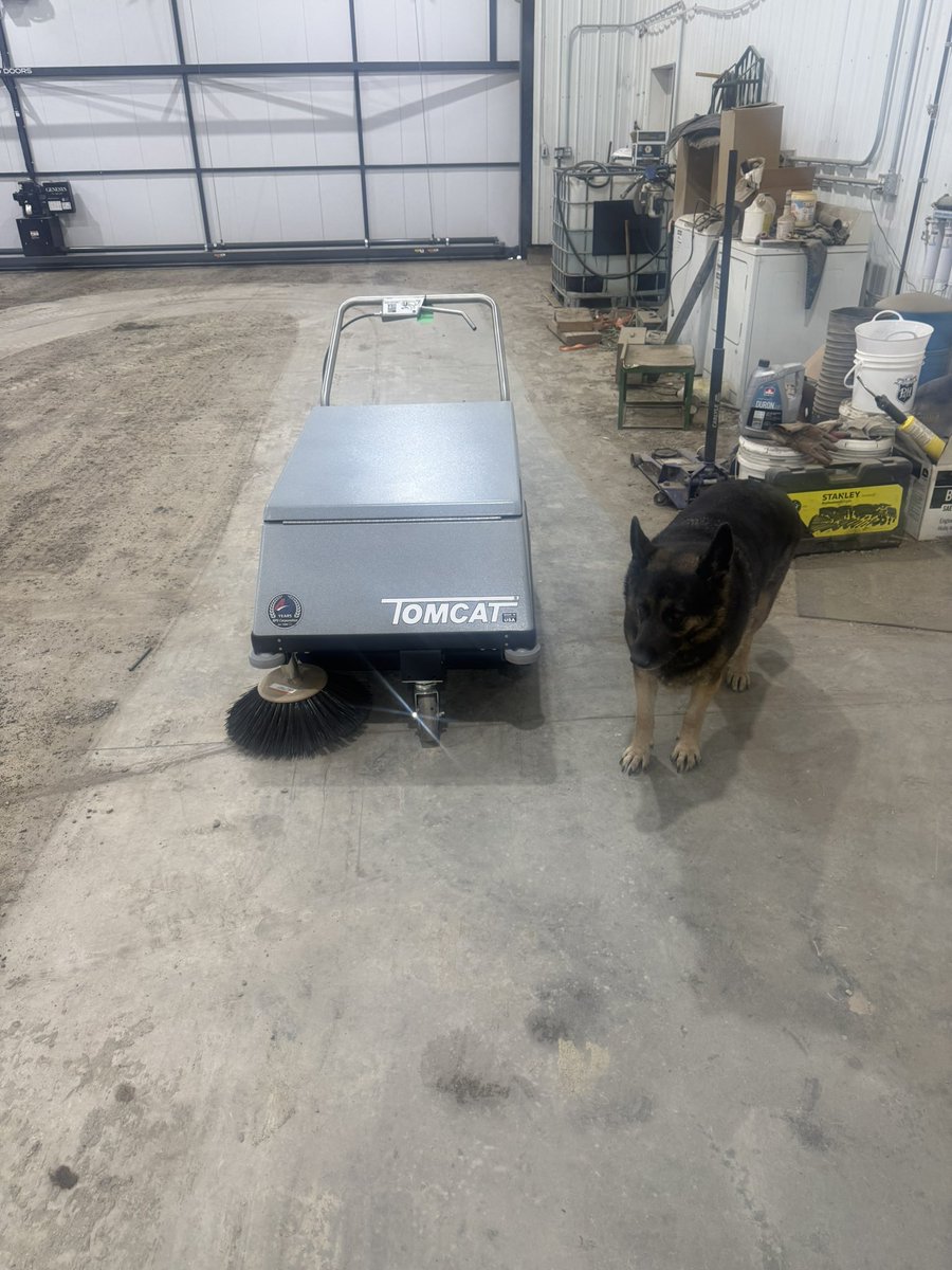 BDuchek's tweet image. Times are changing. Don't know if the four legged security system will like the new TomCat.  #AgTwitter
