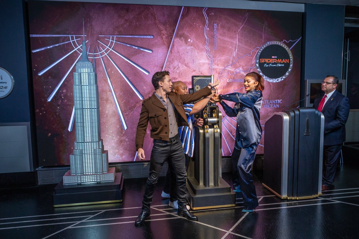 Empire State Building tweet media