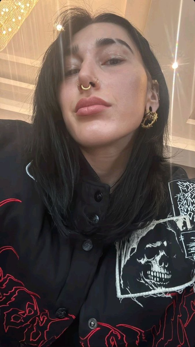 𝒜𝓋𝑒𝓇𝓎 𝑀𝑜𝓃𝓉𝑔𝑜𝓂𝑒𝓇𝓎 / 𝒫𝒜𝑅𝒪𝒟𝒴 tweet media