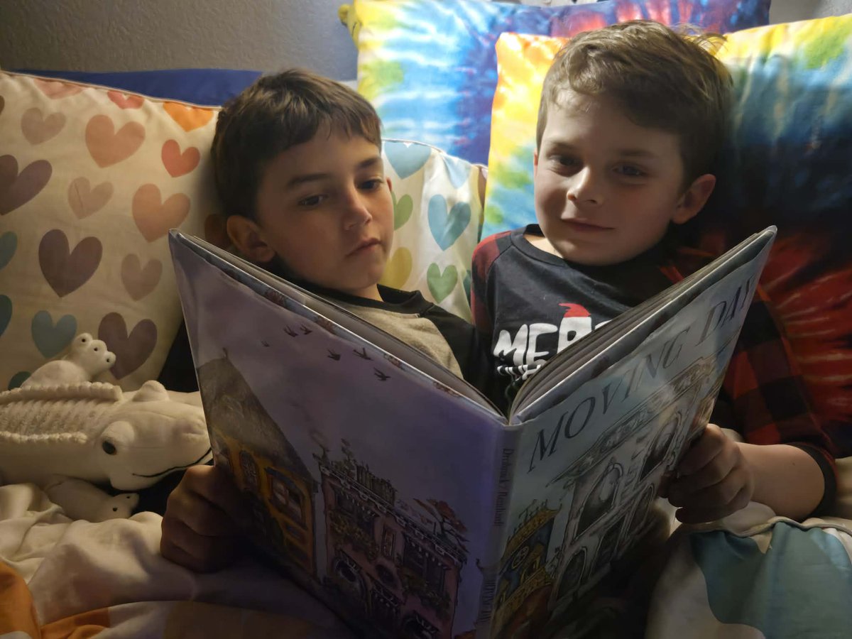 TeriDrobnick's tweet image. I adore it when people send me pictures of kiddos reading MOVING DAY. Meet the Cremidi brothers!❤️ @HolidayHouseBks  #movingdaybook #movingday #picturebook #picturebookforkids #childrenspicturebook #kidlitauthor #kidlitillustrator #kidlit #reading