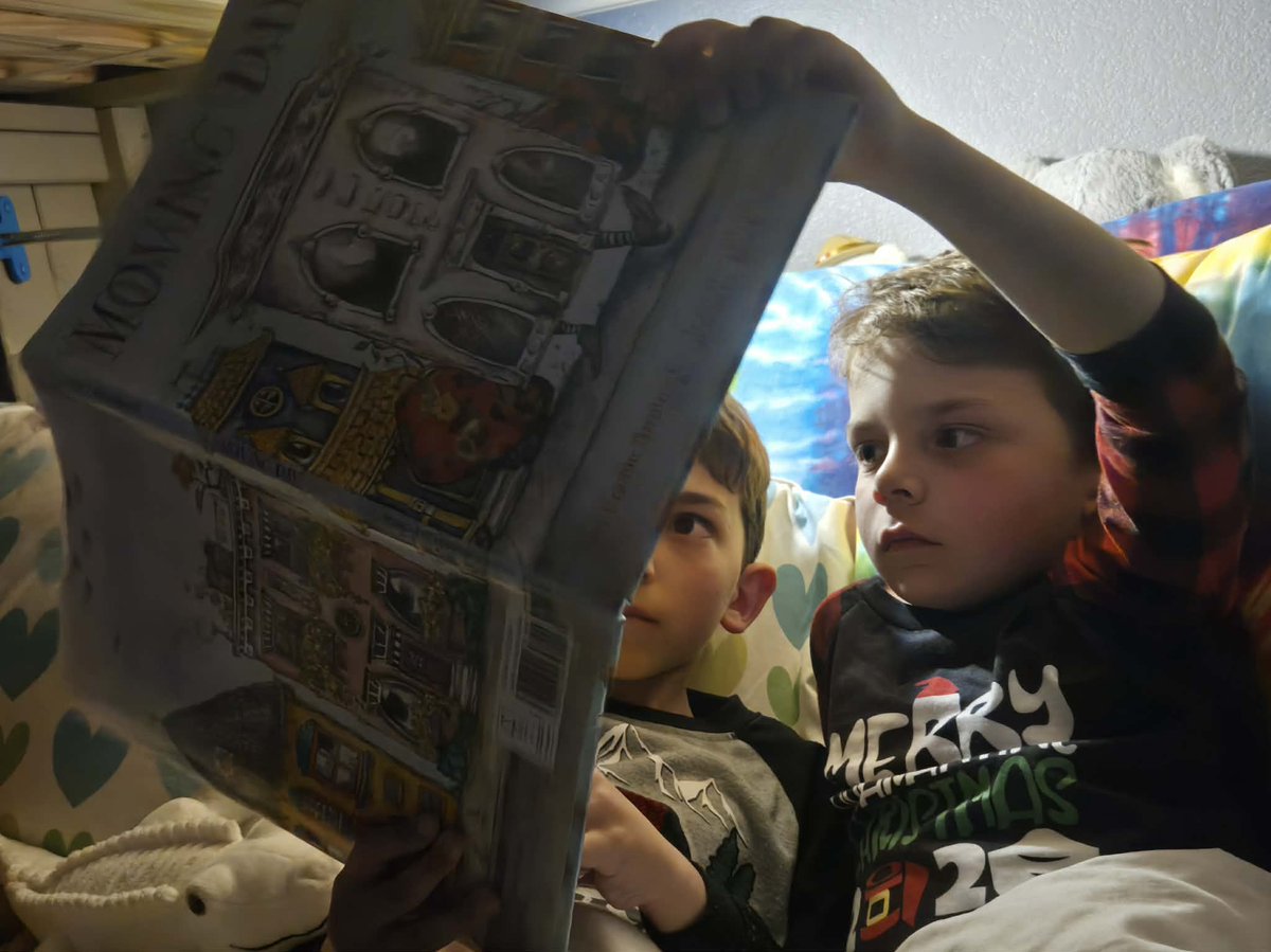 TeriDrobnick's tweet image. I adore it when people send me pictures of kiddos reading MOVING DAY. Meet the Cremidi brothers!❤️ @HolidayHouseBks  #movingdaybook #movingday #picturebook #picturebookforkids #childrenspicturebook #kidlitauthor #kidlitillustrator #kidlit #reading