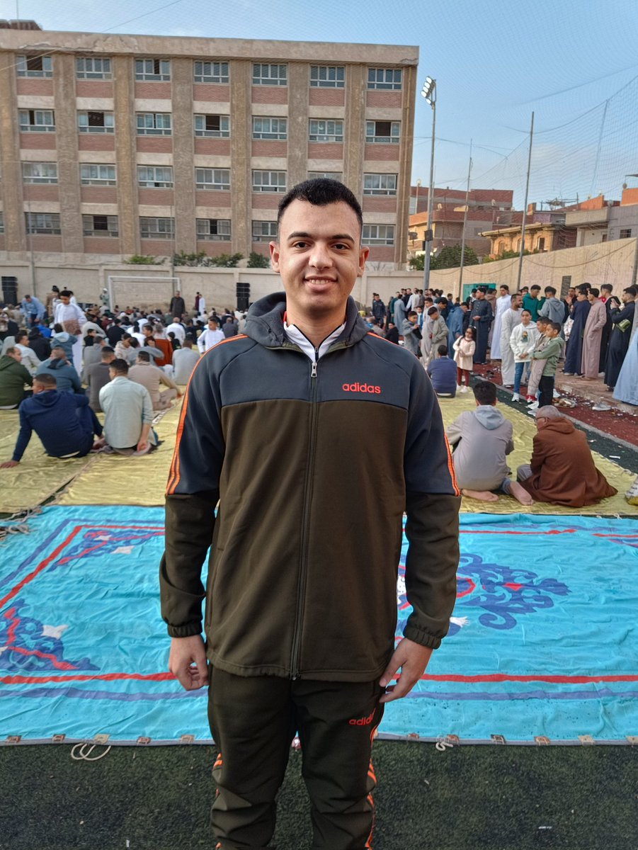 Salem29825673's tweet photo. عيدكم مبارك ♥️❤️ https://t.co/vZHH0JNBfk