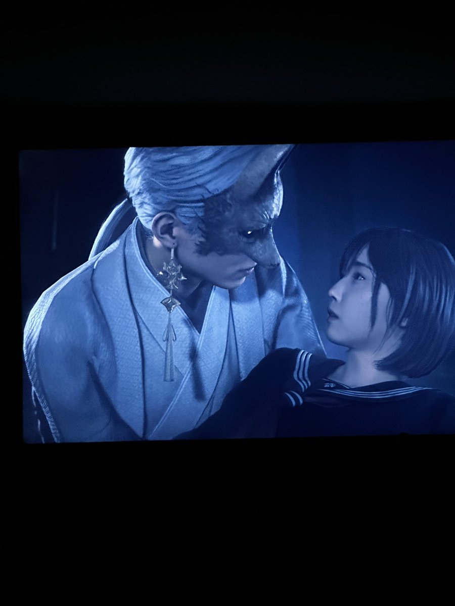 caprasouls's tweet photo. They knew what they were doing with his design #silenthillf #foxmask https://t.co/Ij7i2WVFg2