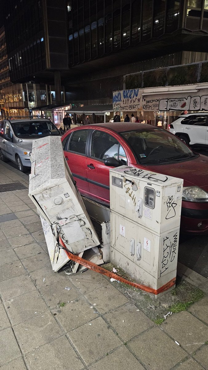 NeopravdanoPrisutan tweet media