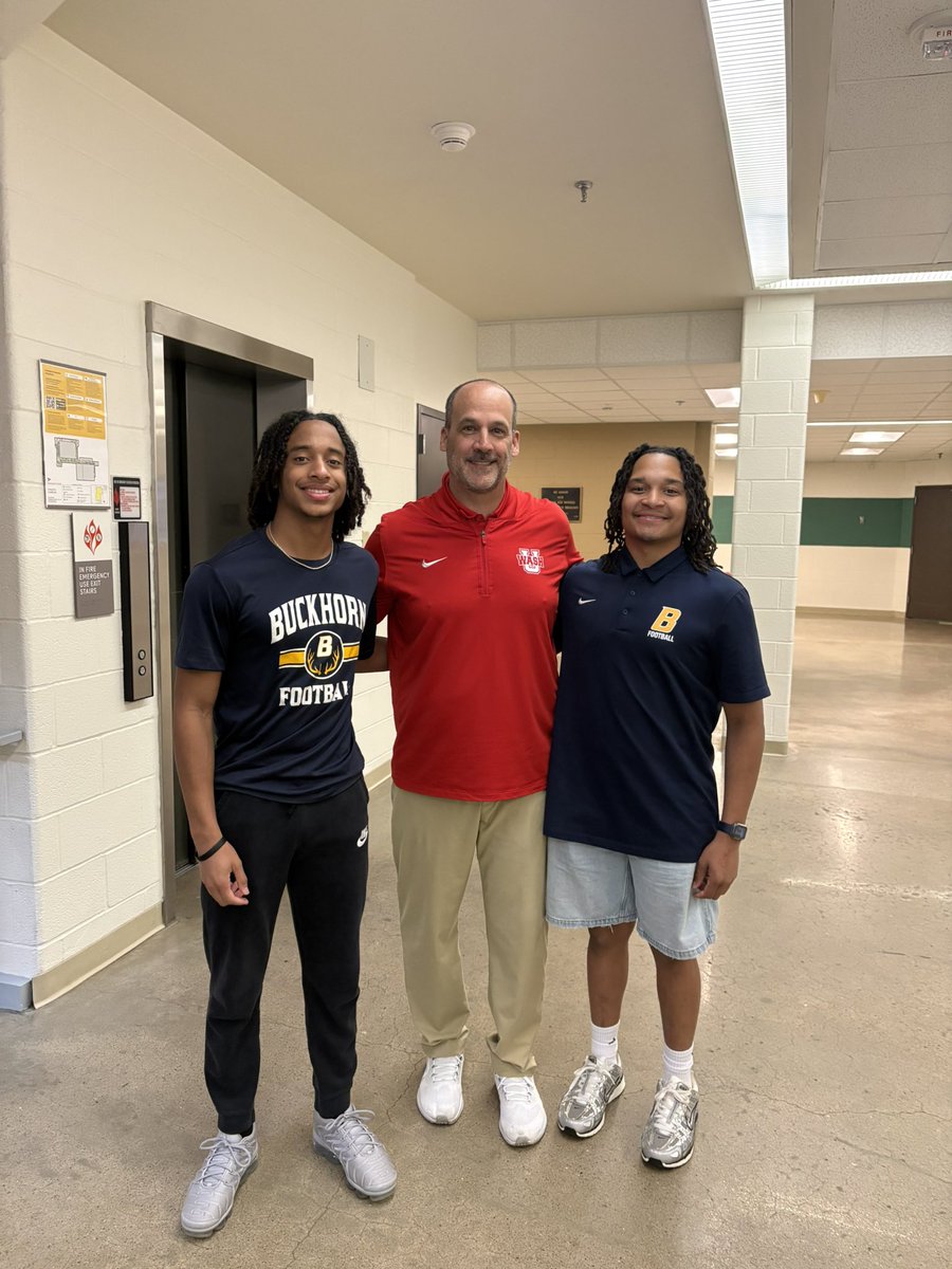 BryanDurodola's tweet photo. Had a great visit at WashU in St. louis! Thank you @MuellerFBCoach  and @CoachAaronKeen for the invite! @AL_Recruiting @Coach__DGreen @dcrrick https://t.co/B1Jp9V6kFL