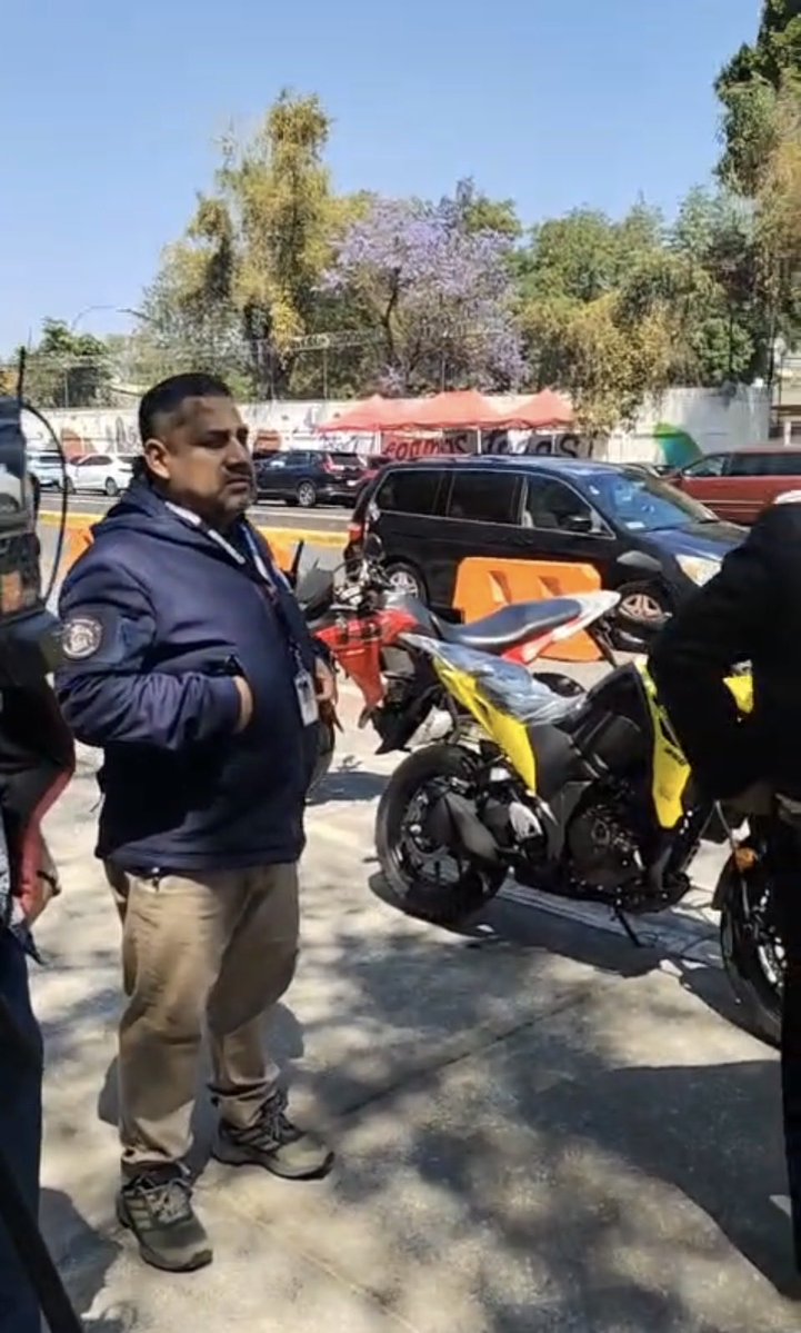 Andrés A. Solis © tweet media