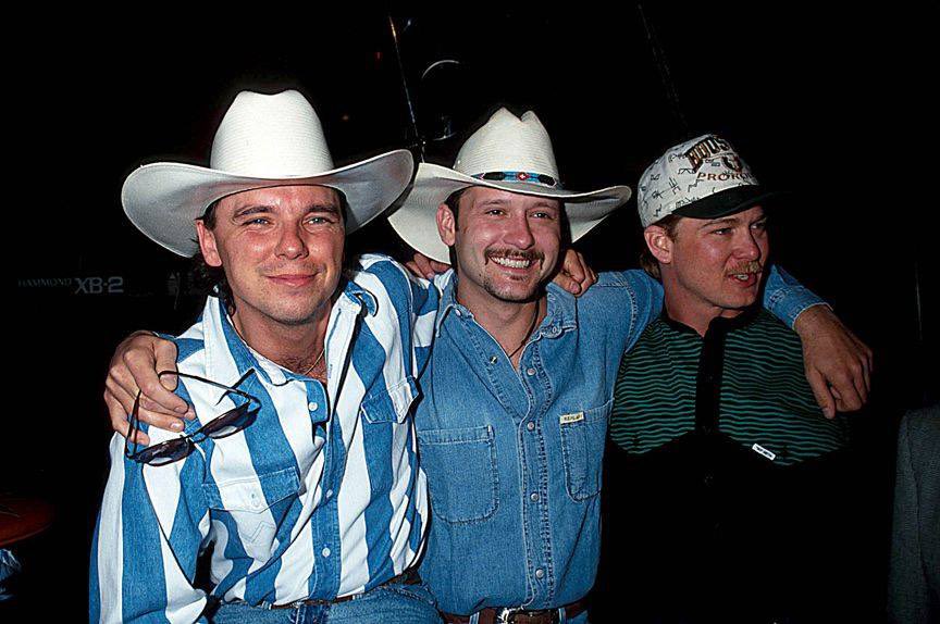 Tracy Lawrence tweet media