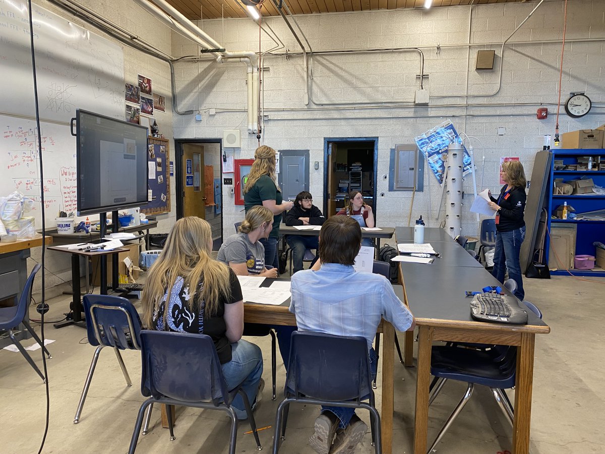 BCSWildcats's tweet photo. Extremely grateful to Kacie Clark &amp; Dawne Wolfe from FNBO for coming out &amp; letting the Agribusiness students “dream big” to plan out a budget before coming to an ag lender. This was a great opportunity and discussion (with laughs)! Perfect for ag week 😁 Great practice too!!! https://t.co/sPf2hVbwOW