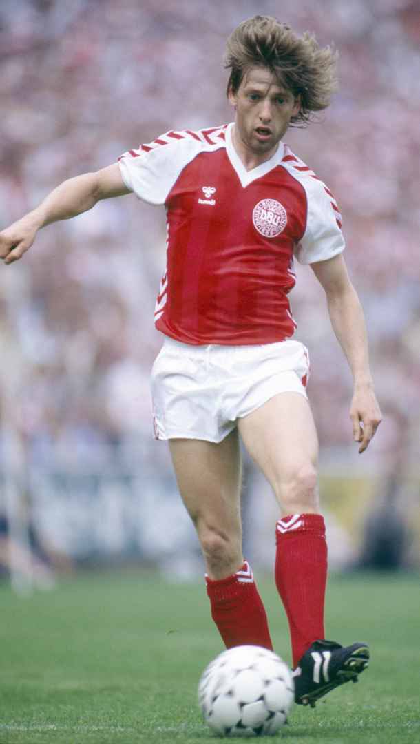 The Football Library tweet media