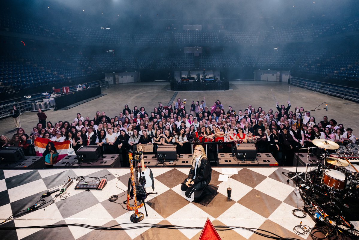 climo ☆ AT LEAST IM HOT GUY tweet media