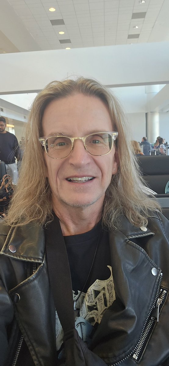 Comedian Jeff Shaw tweet media