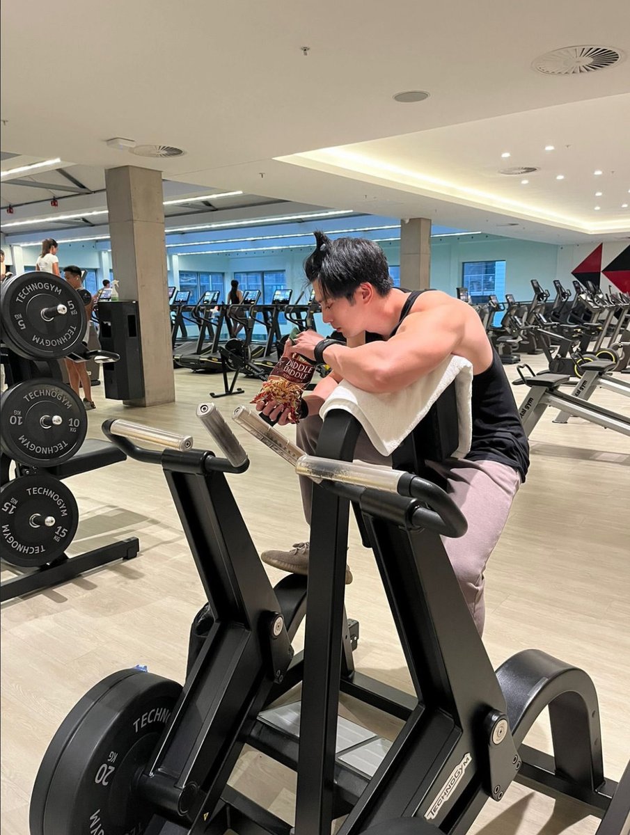 フィラ 🍉 tweet media