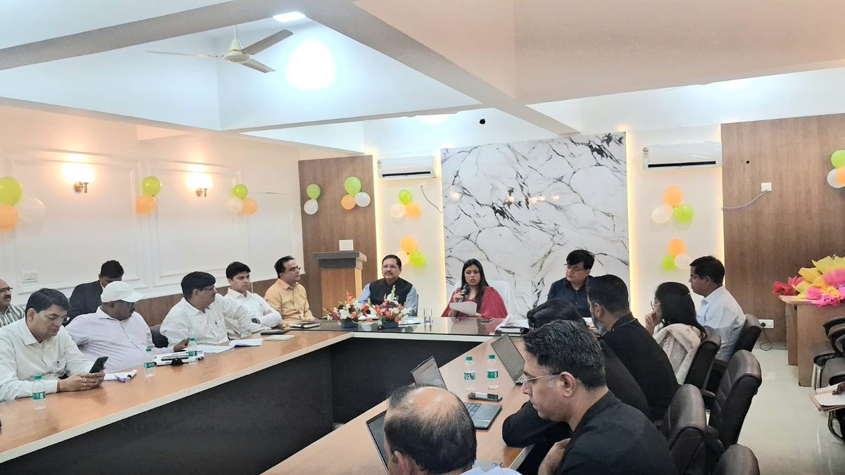 DM NOIDA Gautam Buddha Nagar tweet media