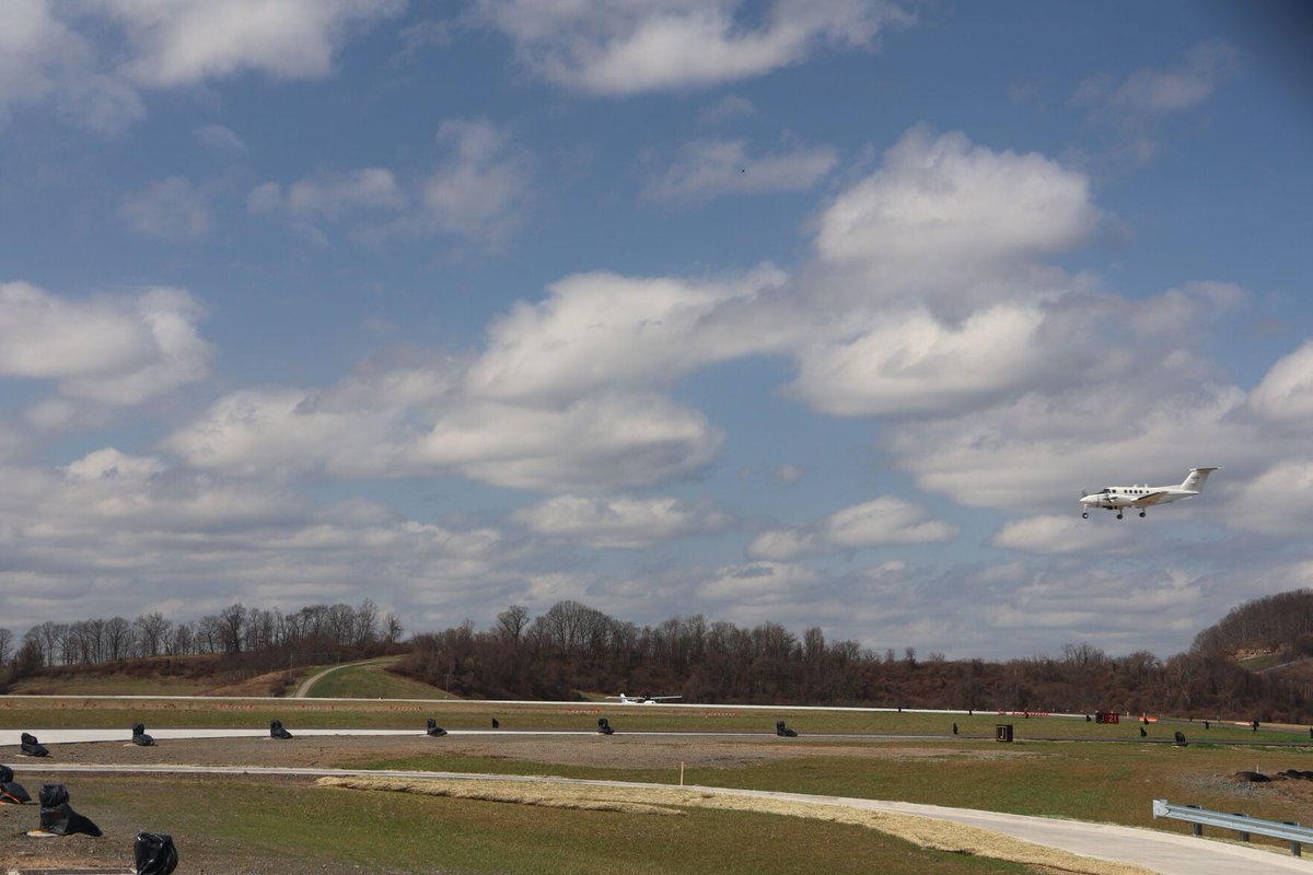 wvstatejournal's tweet photo. Gov. Morrisey just announced $2M to help cross the finish line on a new taxiway in Bridgeport. Now 98% complete, this project is a huge win for air service and economic growth!
Full story in the comments. π
#wvnews #NCWV #BridgeportWV #WVgov #Aviation https://t.co/tacLYyBLqk