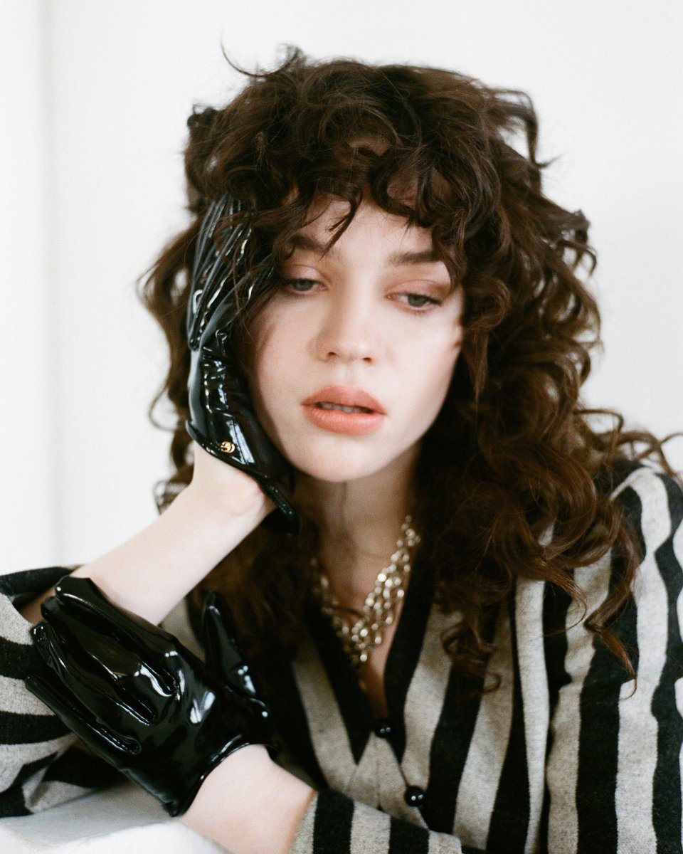 Sophie Thatcher Archive tweet media