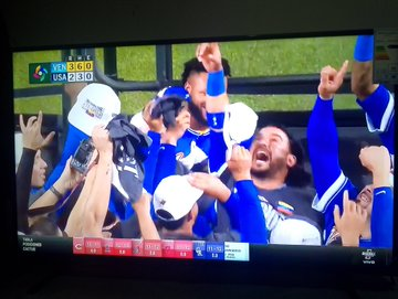 ela ferris tweet media