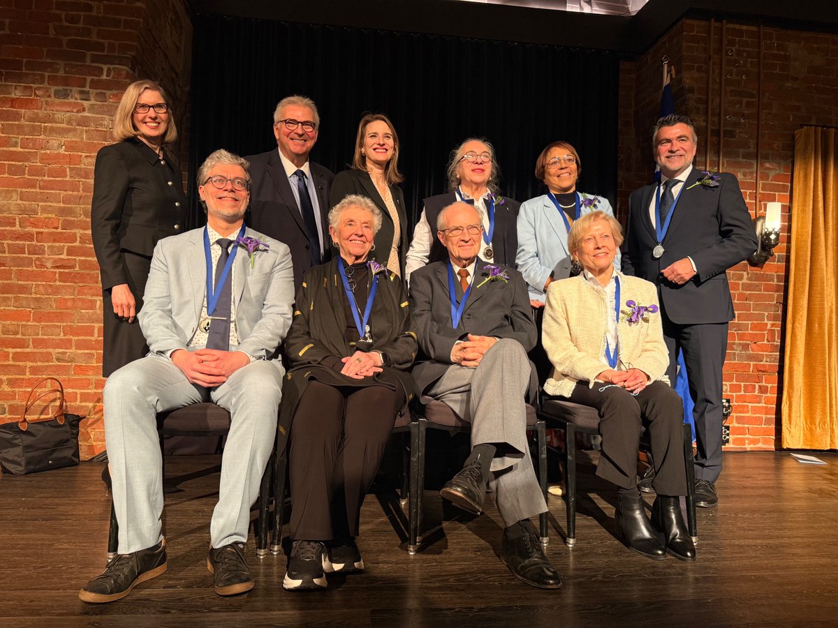karlblackburn's tweet photo. Recevoir l’Ordre des francophones d’Amérique me rappelle une conviction simple : le français n’est pas une limite, c’est un point de départ. Tremplin pour entreprendre, collaborer et voir plus grand. Notre responsabilité : le faire rayonner. #Francophonie #Québec https://t.co/sTXmDsi4ev