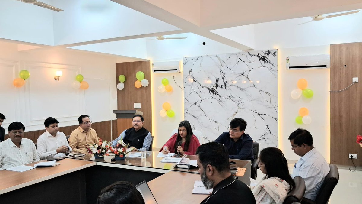 DM NOIDA Gautam Buddha Nagar tweet media