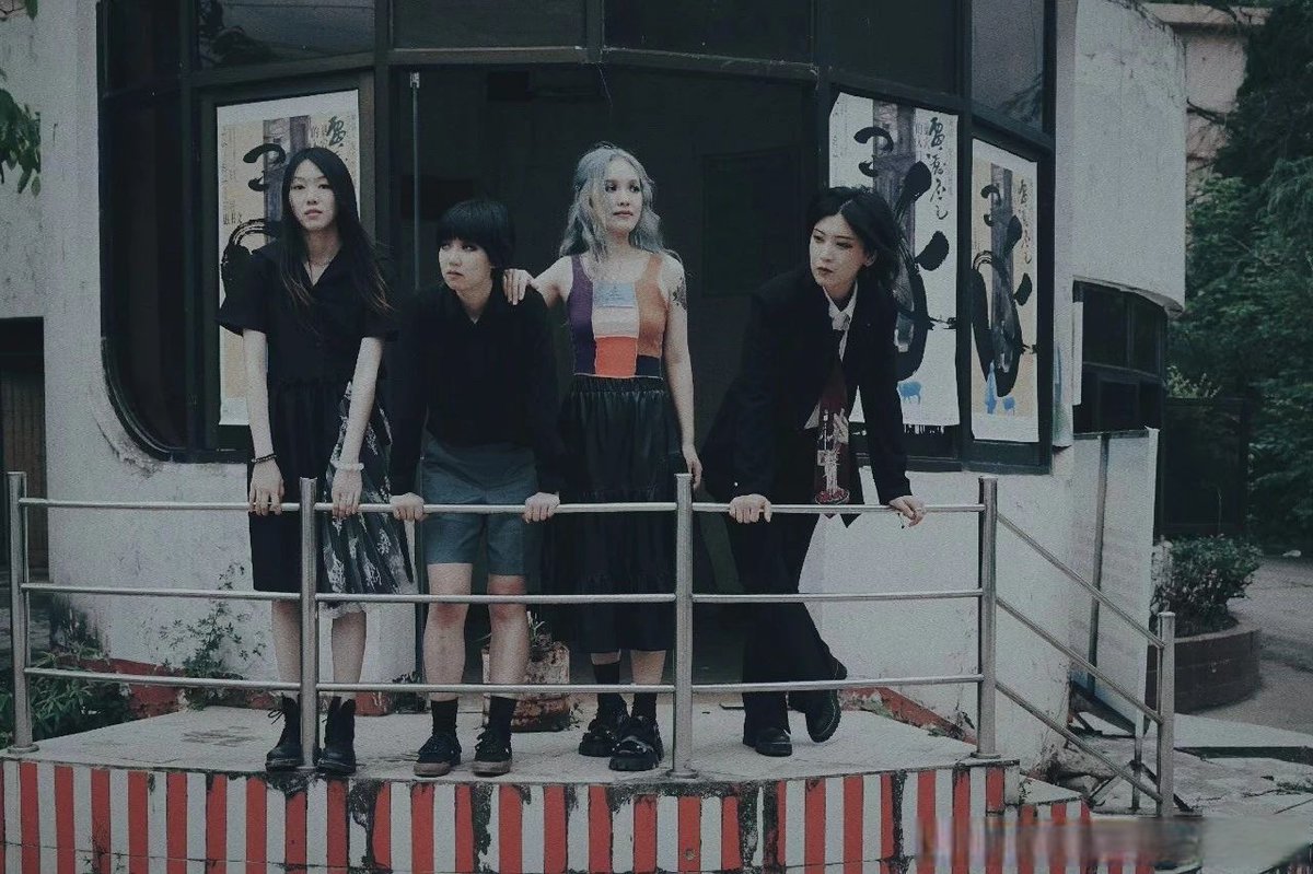 daniele harris tweet media