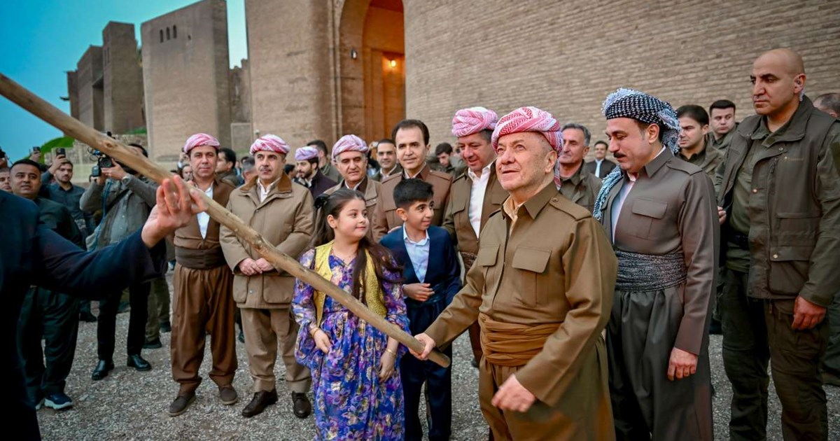 RudawTurkce's tweet photo. #FOTO - Başkan Mesud Barzani ve Başbakan Mesrur Barzani Erbil Kalesi'nde Newroz ateşini yaktı https://t.co/J0iRxwh6Vk
