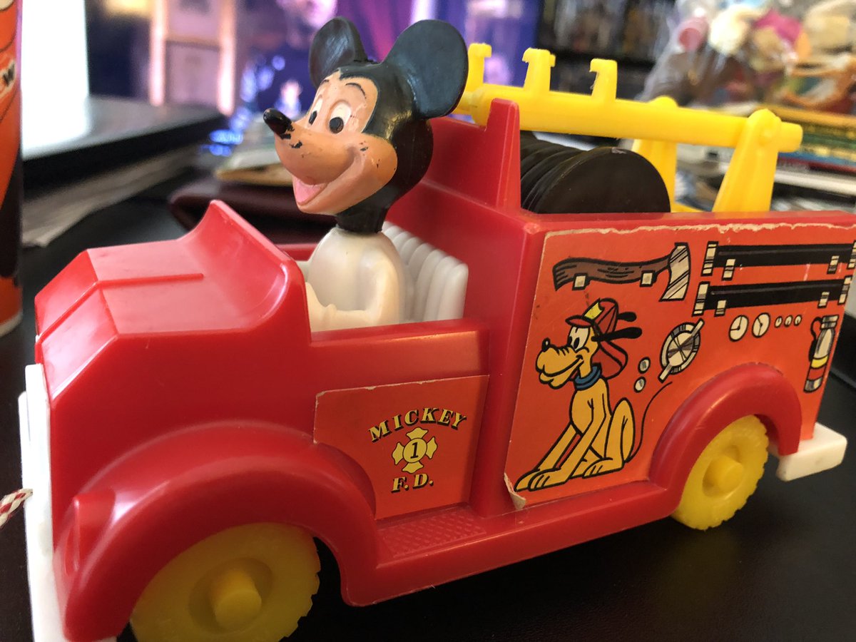 frank drebin tweet media