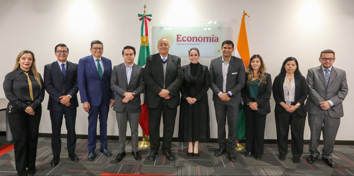 María De Haas tweet media