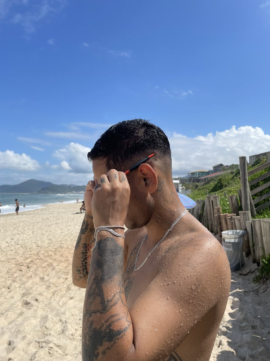 ALBUM NOVO 03/04 tweet media