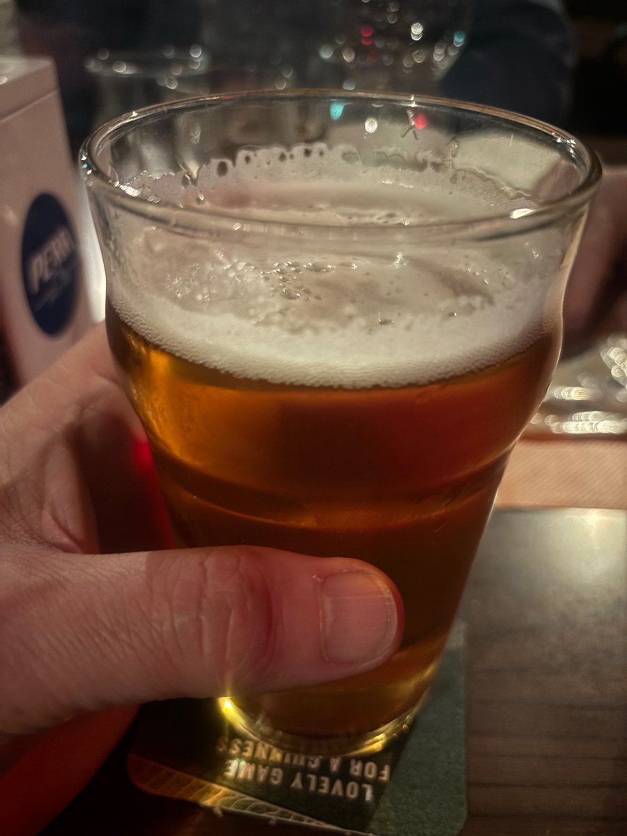 il Cagliari perde... Purtroppo!!! Però, una birra la bevo comunque.. Anche perché per quanto riguarda la "mia" #Inter  ho tempo fino alla serata di Domenica..... 🙏