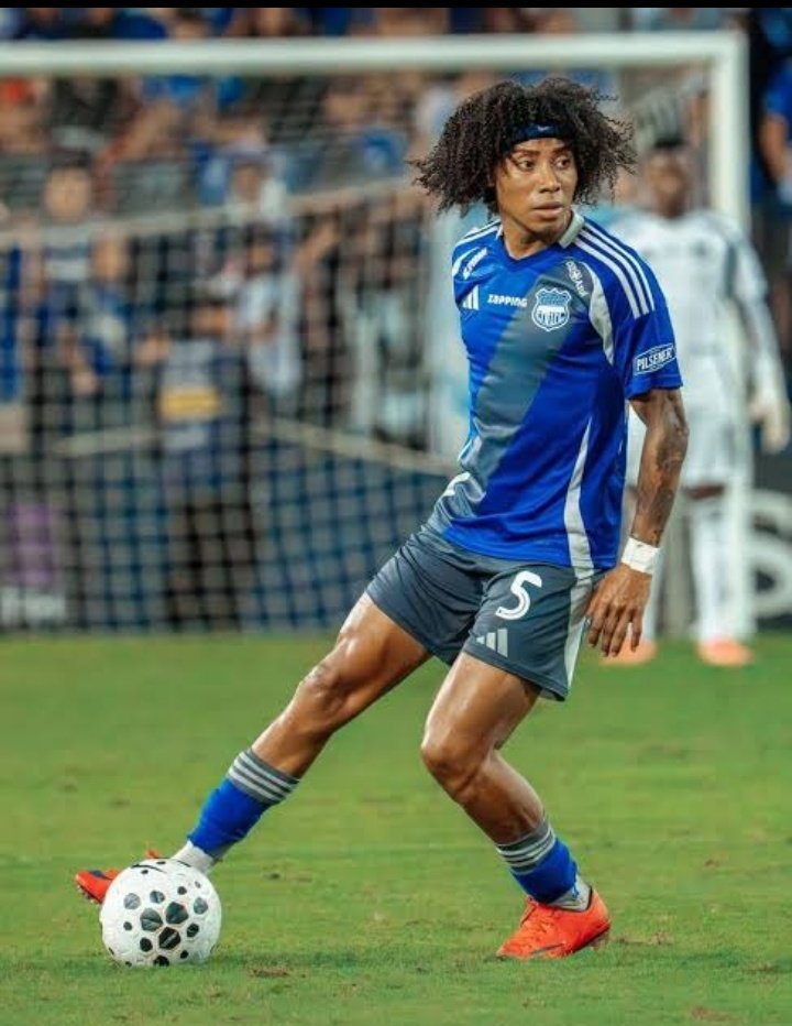 El 5 que siempre Quiero en mi equipo Mi Gallo Angelo Mina 🔥⚽😉🔵