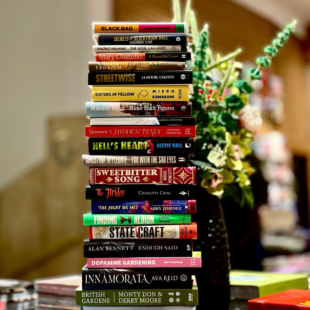 Waterstones tweet media