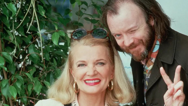 Mark Olsen tweet media