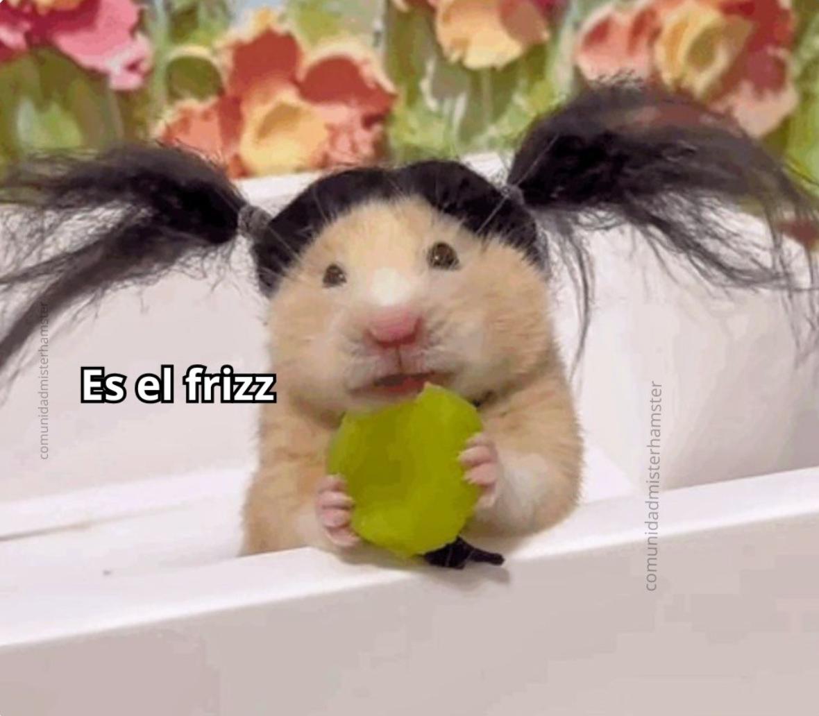 😂 el frizz en la playa es horrible así se me hace… mínimo usando el serum para cabello q tiene Amarás me ayuda a controlarlo, la línea verde es bravaza para eso