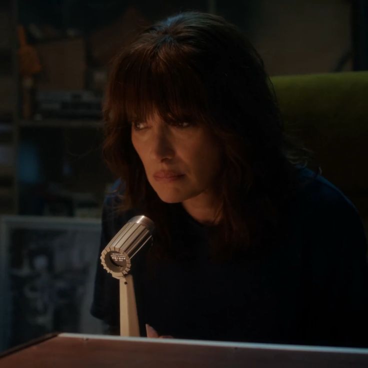 dailywin0na's tweet photo. I hate to admit I have a weakness for Joyce's looks in s5, what was in the air? https://t.co/gq0k9LKIID
