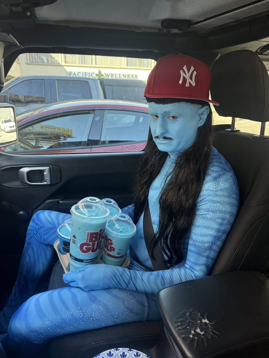 Oliver Tree tweet media