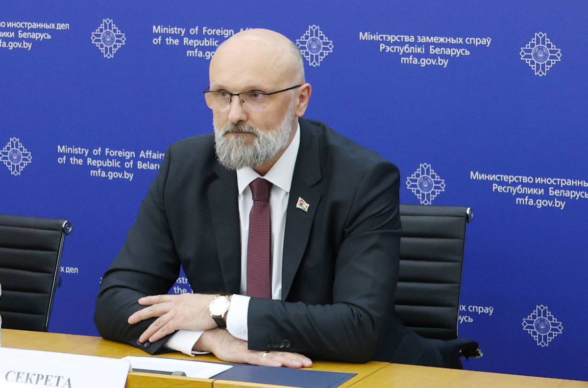 🇧🇾🇺🇦Deputy FM Igor Sekreta briefed the diplomatic corps on #Belarus' stance on #Ukraine, emphasising Minsk's role in humanitarian efforts and prisoner exchanges over inflammatory rhetoric. He stated that Belarus remains committed to de-escalation, regional stability, and