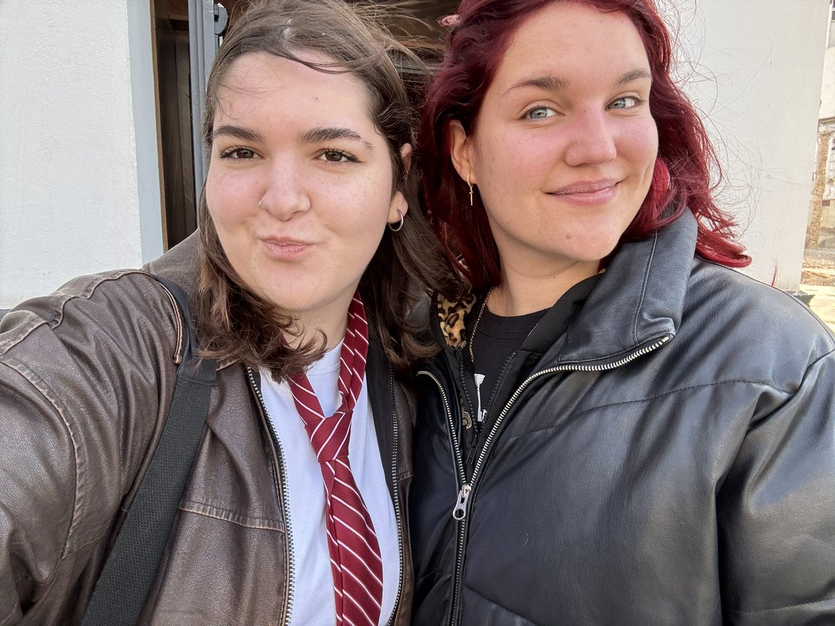 lucia 🦎 tweet media