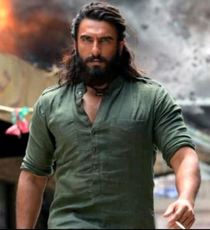 ದುರಂಧರ್ ಸಿನೆಮಾವನ್ನು ವಿರೋಧಿಸೋರಲ್ಲಿ ಎರಡೇ ಕೆಟೆಗರಿ ಇರೋದು;

ಮೊದಲನೆಯದು,,,

ಪಾಕಿಸ್ತಾನದೋರು.

ಎರಡನೆಯದು,,,

ಪಾಕಿಸ್ತಾನಕ್ಕೆ ಹುಟ್ದೋರು!!!
"ಸರಿ ಅನ್ನಿಸ್ತು ನಕಲಿಸಿದೆ"