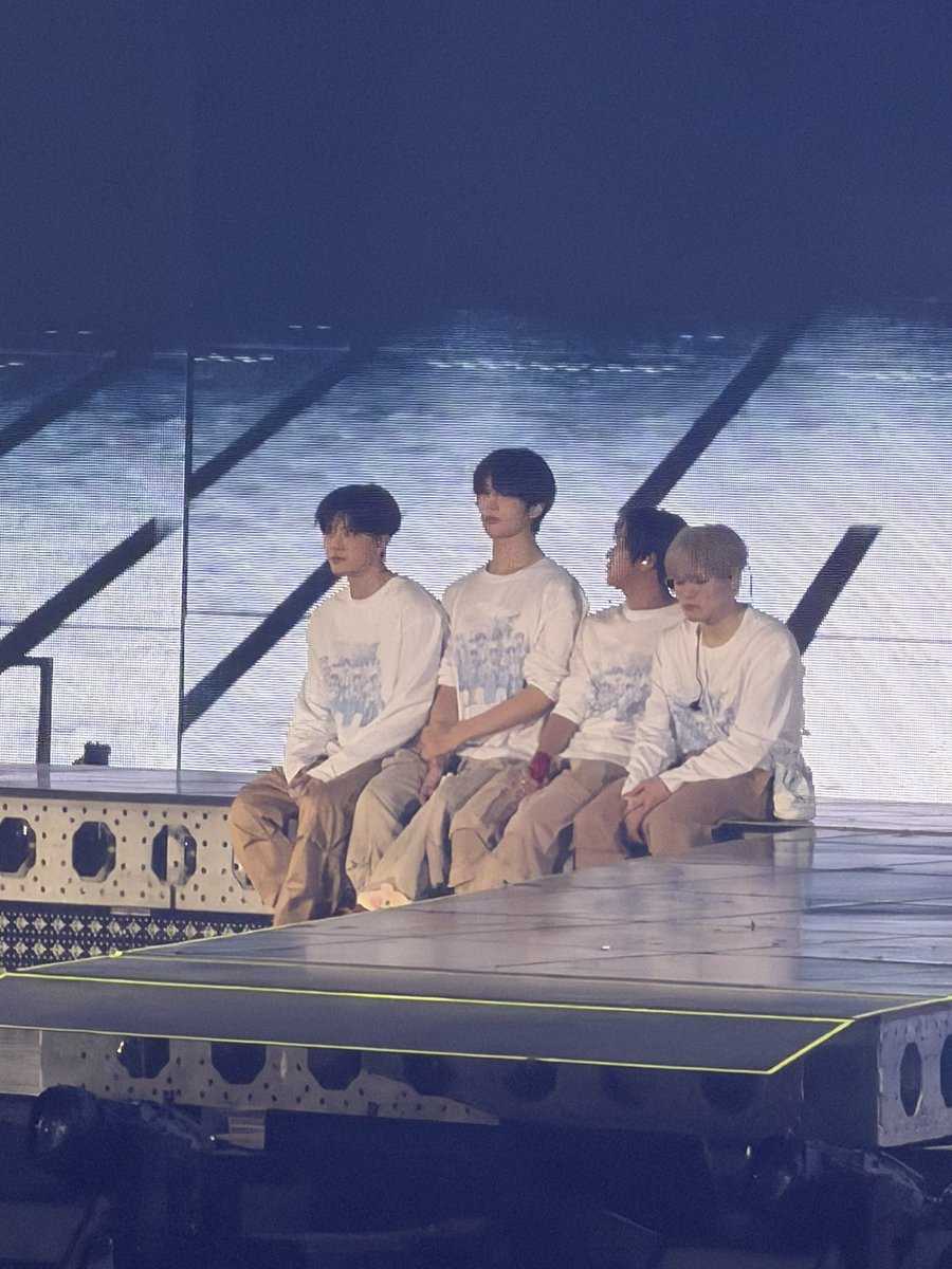 เบว tweet media