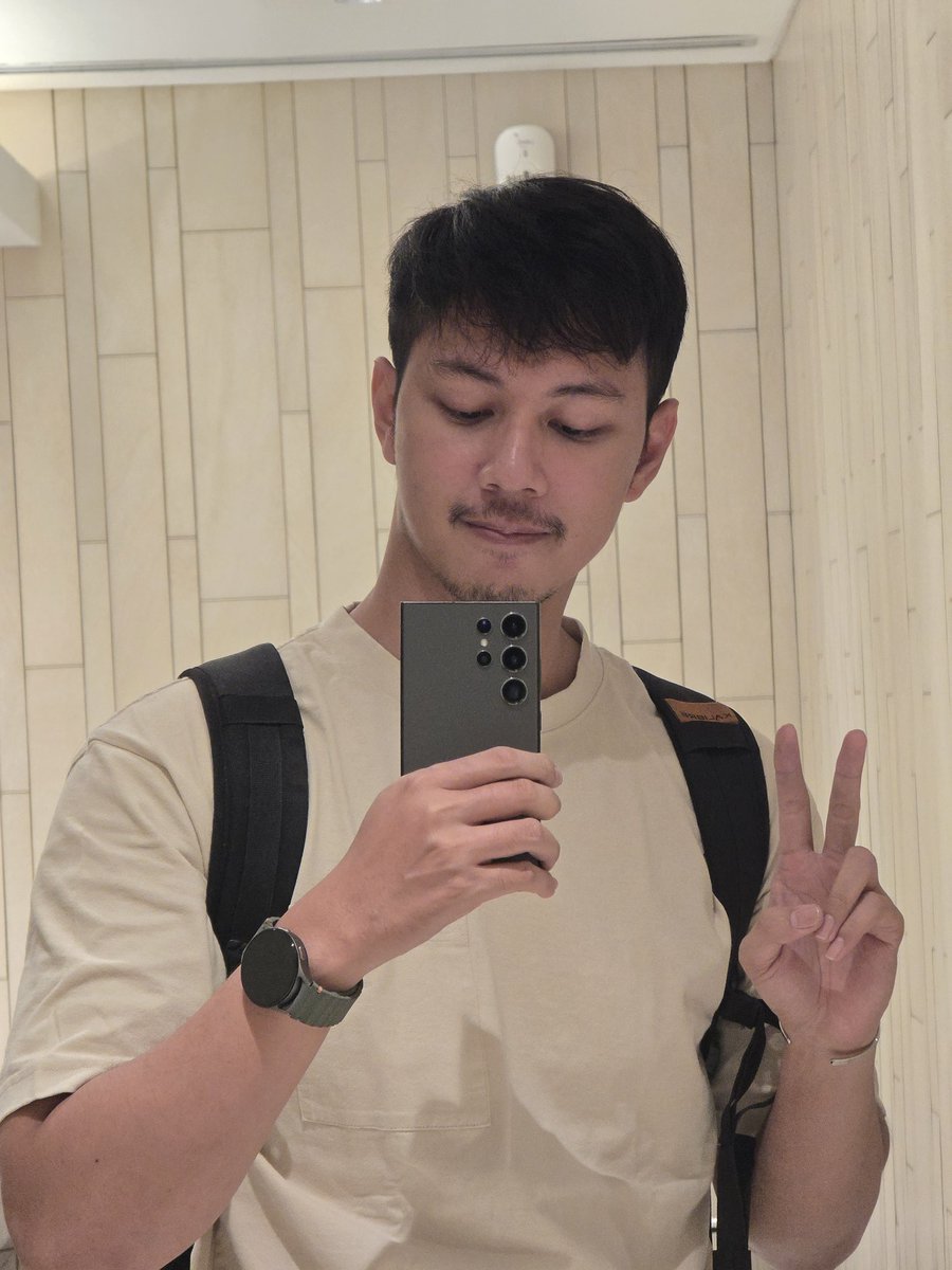 dede hanen tweet media