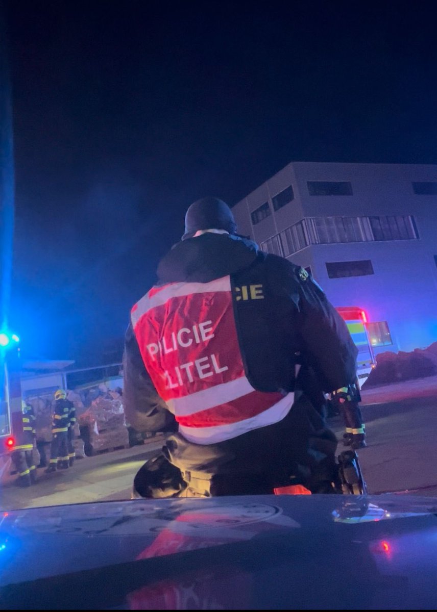 THE ISLANDER tweet media