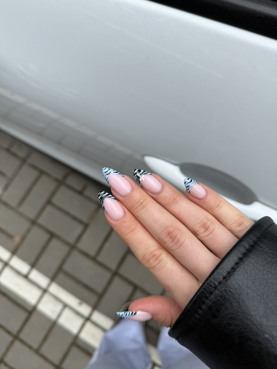 𝐳𝐮𝐳𝐢𝐚 ۶ৎ tweet media