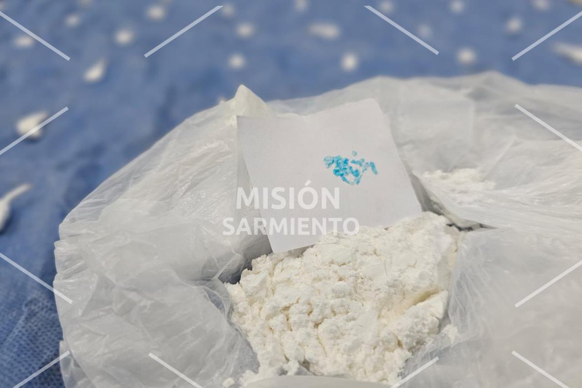 ministerio2024S's tweet photo. Misión Sarmiento – Villa Mercedes: la Policía anuló dos centros de venta y distribución de drogas, incautó sustancias valuadas en más de un millón de pesos y detuvo a un joven
https://t.co/UZZoDYpc5n https://t.co/jsBkUjOh3w