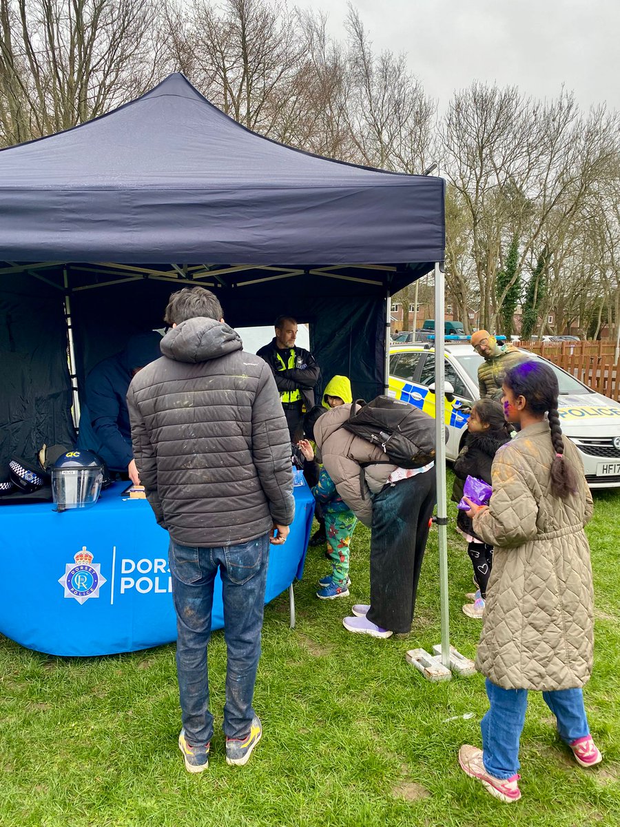 PolicePosAction's tweet image. We would like to thank the BPC Indian Community for the invitation, and Poonam &amp;amp; Anjali for organising such a fantastic event! It's been great to celebrate together with community members and learn more about Holi, the festival of colours. 
#PositiveAction #JoinUs @DorsetPolice