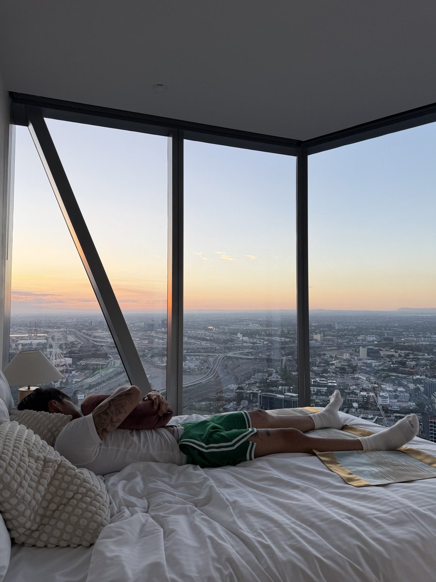 Rayston Heem tweet media