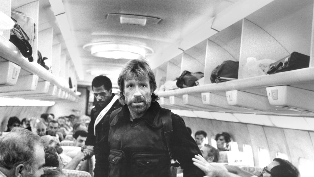 Blickch's tweet photo. Chuck Norris ist tot. Das bestätigt seine Familie. Erst kürzlich war er ins Spital eingeliefert worden.  https://t.co/SGGDSOafvn https://t.co/eE0bVmyAs4