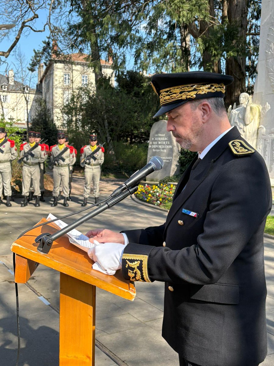 Préfet du Cantal tweet media