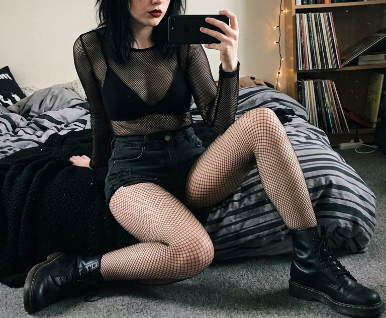 lanasfunpalace's tweet photo. #nsfw #nsfwtwt #alternativegirl https://t.co/gYVY280Mt2